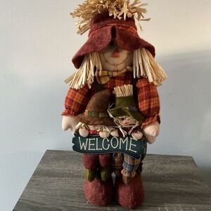 Plaid Scarecrow Welcome Decor